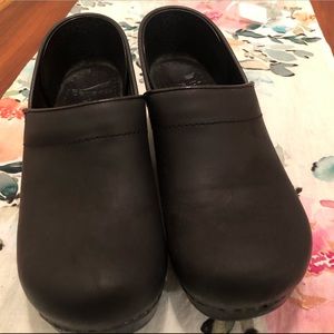 Dankso, black oiled. Size 40. Great condition!